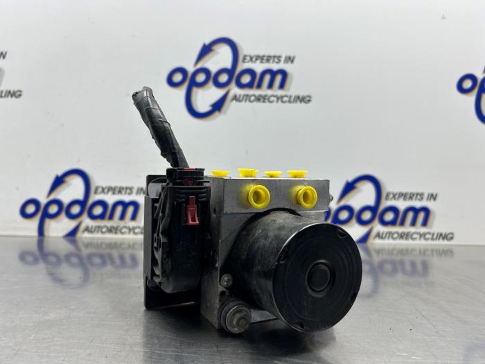Usagé Bloc ABS Volkswagen Polo V (6R) 1.4 16V Prix € 100,00 Règlement à la marge proposé par Gebr Opdam B.V.
