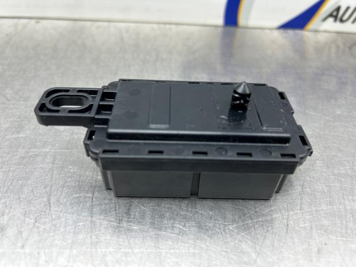 Usagé Module (divers) Mini Clubman (F54) 1.5 Cooper 12V Prix € 35,00 Règlement à la marge proposé par Gebr Opdam B.V.
