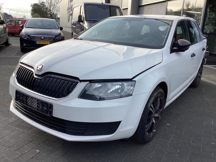 Gebrauchte Getriebe Skoda Octavia Combi (5EAC) 1.2 TSI 16V Preis € 600,00 Margenregelung angeboten von Gebr Opdam B.V.