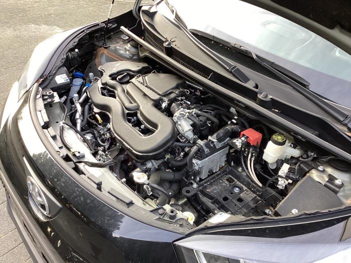 Motor van een Toyota Aygo X 1.0 12V VVT-i 2023