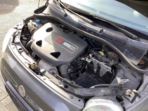 Motor van een Fiat 500 (312) 0.9 TwinAir 85 2011