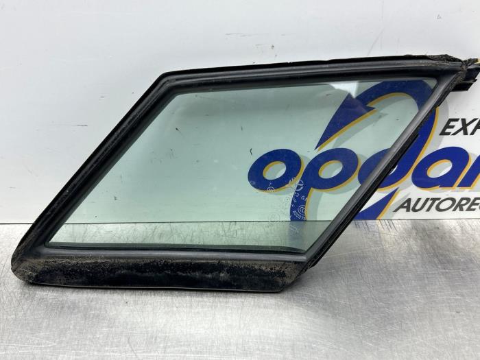 Usados Ventanilla triangular izquierda delante Mazda 5 (CWA9) 2.0i 16V Precio € 35,00 Norma de margen ofrecido por Gebr Opdam B.V.