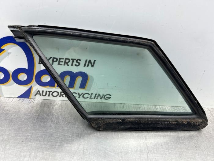 Usados Ventanilla triangular derecha delante Mazda 5 (CWA9) 2.0i 16V Precio € 35,00 Norma de margen ofrecido por Gebr Opdam B.V.