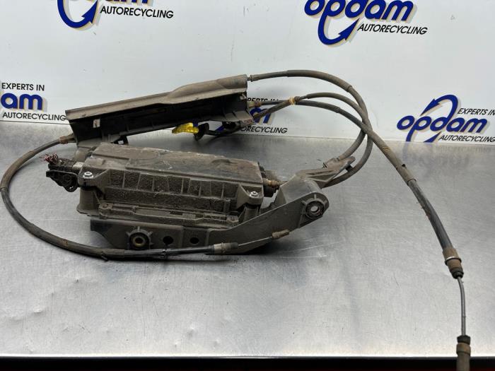 Gebrauchte Handbremse Motor Renault Scénic II (JM) 2.0 16V Preis € 200,00 Margenregelung angeboten von Gebr Opdam B.V.