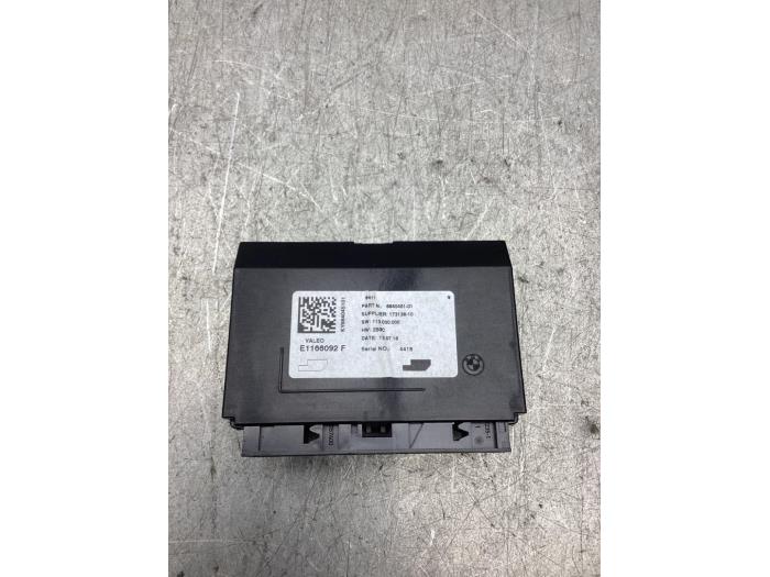 Używane Modul climatronic BMW 3 serie (F30) 330e Cena € 40,00 Procedura marży oferowane przez Gebr Opdam B.V.