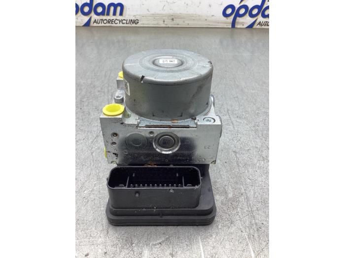 Begagnade ABS-pump BMW 3 serie (F30) 330e Pris € 250,00 Marginaltabell erbjuds av Gebr Opdam B.V.