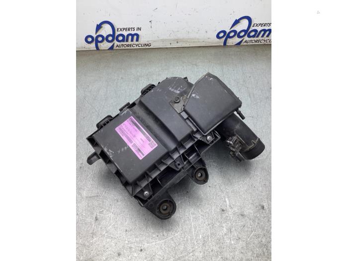 Begagnade Luftfilterhus Opel Combo Cargo 1.5 CDTI 130 Pris € 60,00 Marginaltabell erbjuds av Gebr Opdam B.V.