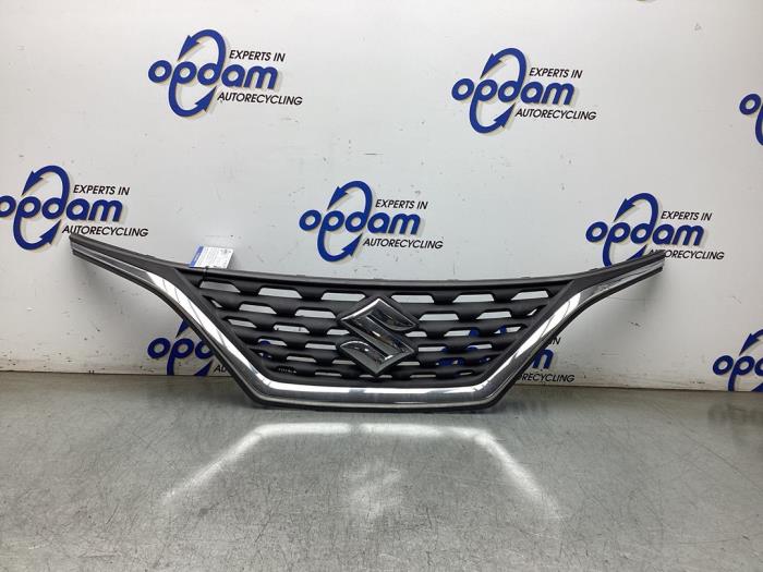 Używane Grill Suzuki Baleno (EW/FW) 1.2 Dual Jet 16V Cena € 70,00 Procedura marży oferowane przez Gebr Opdam B.V.