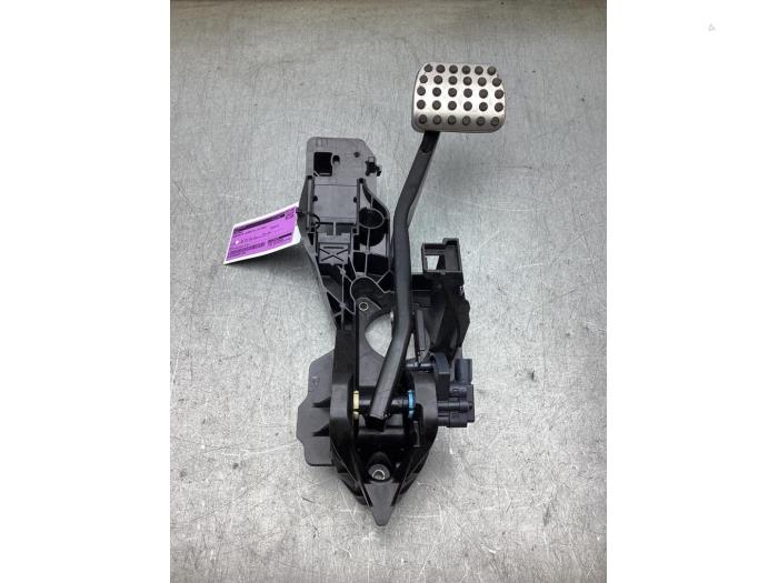 Używane Pedal hamulca Mercedes B (W247) 1.3 B-250 e Turbo 16V Cena € 40,00 Procedura marży oferowane przez Gebr Opdam B.V.