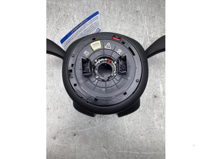 Usados Interruptor combinado columna de dirección Mercedes E (W213) E-300 e 2.0 Turbo 16V Precio € 242,00 IVA incluido ofrecido por Gebr Opdam B.V.