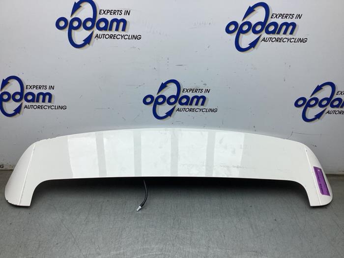 Używane Spojler Kia Stonic (YB) 1.0i T-GDi 12V Eco-Dynamics+ Cena € 150,00 Procedura marży oferowane przez Gebr Opdam B.V.