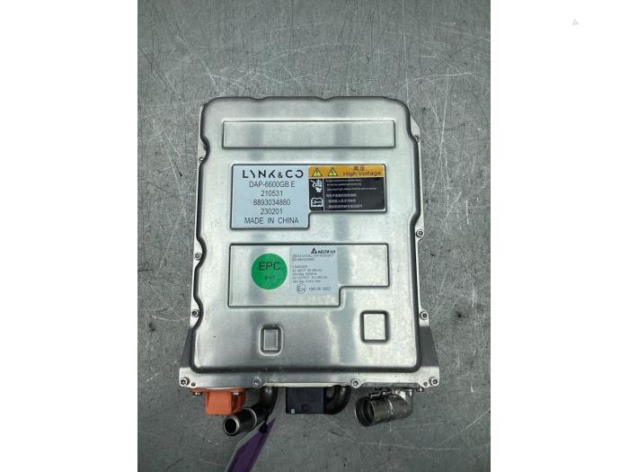 Używane Ladowarka pokladowa Lynk &amp; Co 01 1.5 PHEV Cena € 786,50 Z VAT oferowane przez Gebr Opdam B.V.