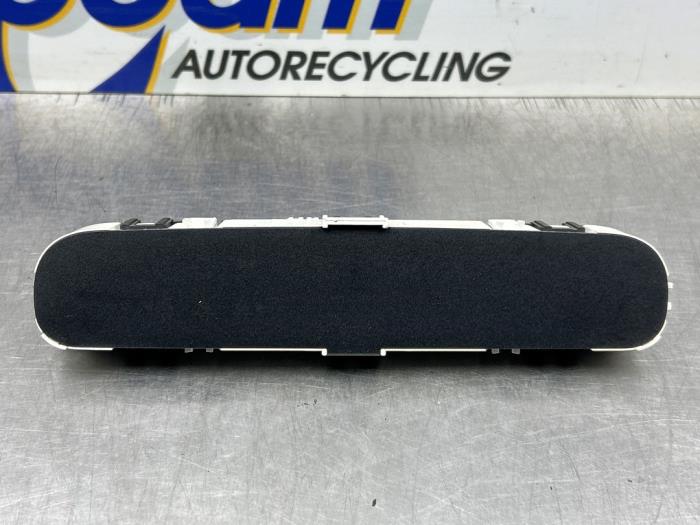 Begagnade Innerdisplay Chevrolet Spark (M300) 1.0 16V Bifuel Pris € 20,00 Marginaltabell erbjuds av Gebr Opdam B.V.
