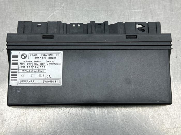 Używane Sterownik Body Control BMW 5 serie (E60) 520i 24V Cena € 75,00 Procedura marży oferowane przez Gebr Opdam B.V.