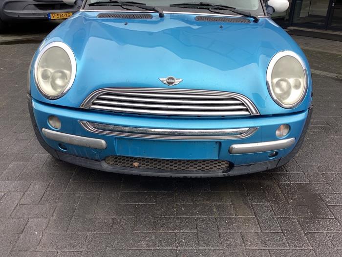 Usados Parachoques BMW Mini (R50/53) 1.6 16V Cooper Precio € 225,00 Norma de margen ofrecido por Gebr Opdam B.V.