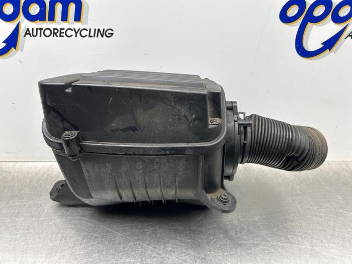 Begagnade Luftfilterhus Volkswagen Passat (3C2) 2.0 FSI 16V Pris € 40,00 Marginaltabell erbjuds av Gebr Opdam B.V.