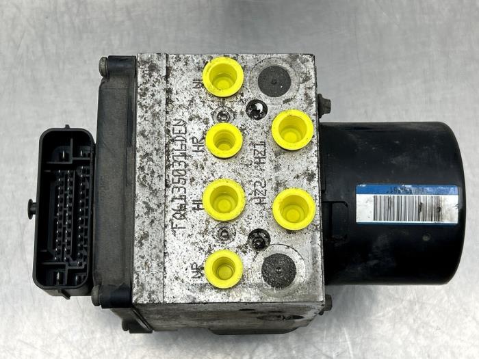 Begagnade ABS-pump Volkswagen Passat (3C2) 2.0 FSI 16V Pris € 125,00 Marginaltabell erbjuds av Gebr Opdam B.V.