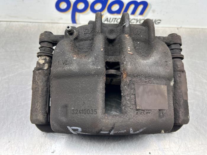 Gebrauchte Bremszange rechts vorne Peugeot Expert (G9) 2.0 HDiF 16V 130 Preis € 50,00 Margenregelung angeboten von Gebr Opdam B.V.
