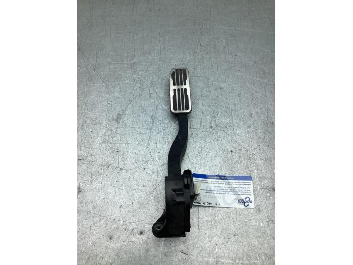 Begagnade Gaspedalsensor Landrover Velar Pris € 50,00 Marginaltabell erbjuds av Gebr Opdam B.V.
