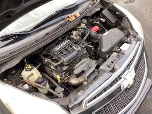Motor van een Chevrolet Spark (M300) 1.0 16V 2011