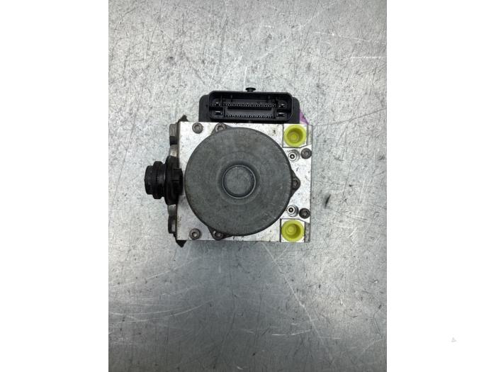 Begagnade ABS-pump Seat Mii 1.0 12V Pris € 150,00 Marginaltabell erbjuds av Gebr Opdam B.V.