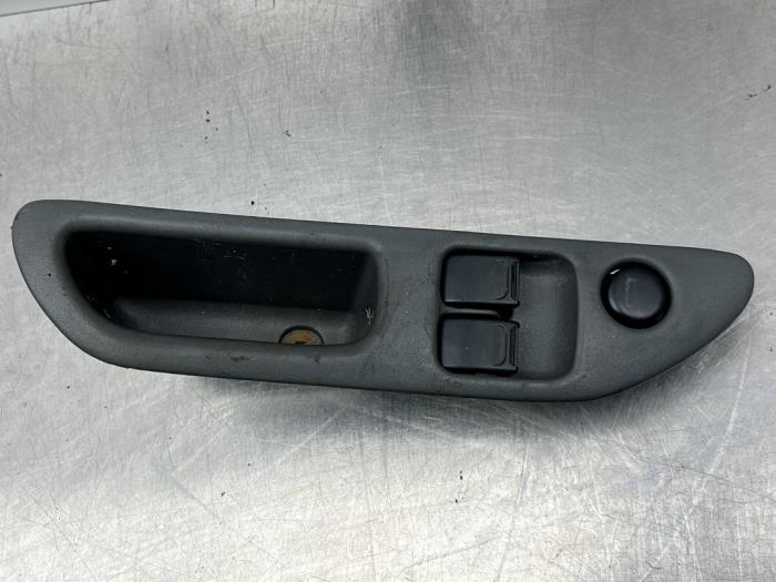 Usados Interruptor de ventanilla eléctrica Suzuki Wagon-R+ (RB) 1.3 16V Precio € 35,00 Norma de margen ofrecido por Gebr Opdam B.V.