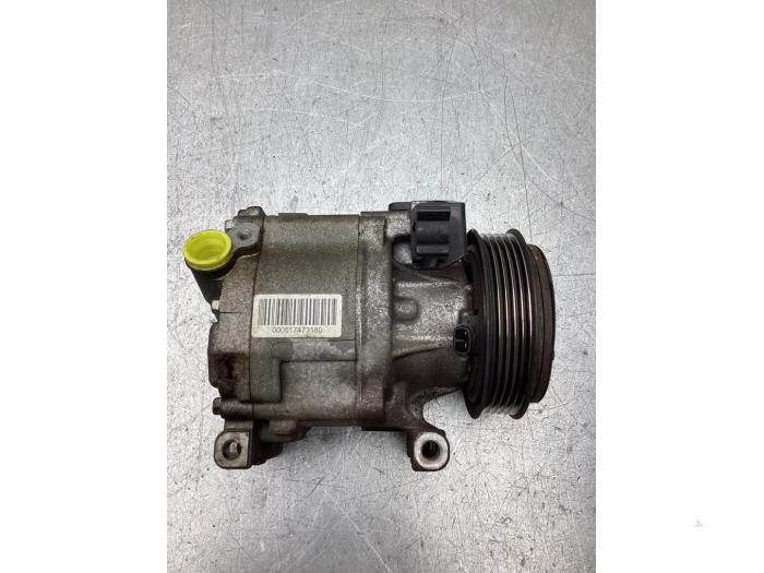 Usagé Compresseur de clim Fiat 500 (312) 0.9 TwinAir 85 Prix € 75,00 Règlement à la marge proposé par Gebr Opdam B.V.