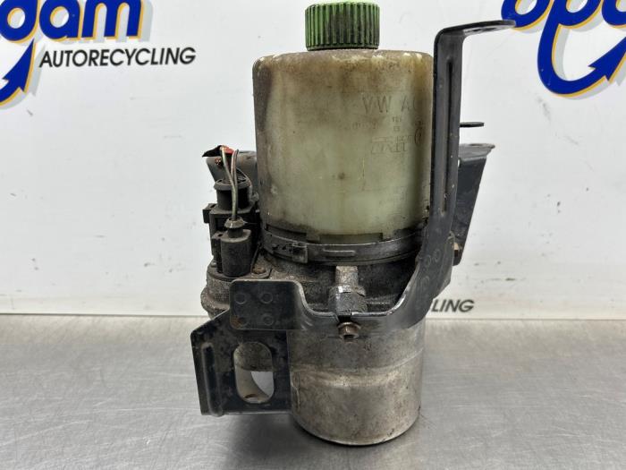 Usagé Pompe de direction Seat Ibiza III (6L1) 1.4 16V 100 Prix € 110,00 Règlement à la marge proposé par Gebr Opdam B.V.