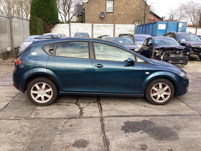Używane Próg prawy Seat Leon (1P1) 1.6 Cena na żądanie oferowane przez Gebr Opdam B.V.