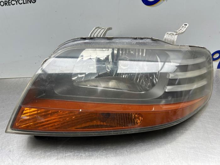 Używane Reflektor lewy Chevrolet Kalos (SF48) 1.2 Cena € 40,00 Procedura marży oferowane przez Gebr Opdam B.V.