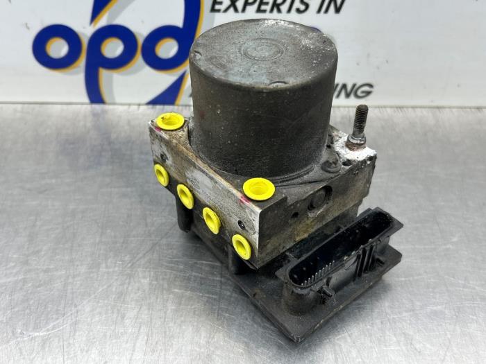 Begagnade ABS-pump Hyundai Getz 1.3i 12V Pris € 70,00 Marginaltabell erbjuds av Gebr Opdam B.V.