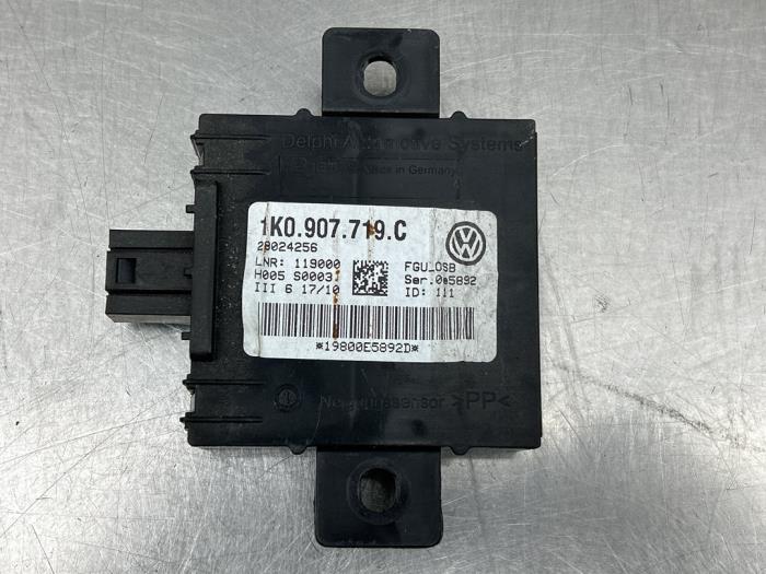 Używane Modul alarmu Volkswagen Touran (1T1/T2) 1.4 16V TSI 140 Cena € 35,00 Procedura marży oferowane przez Gebr Opdam B.V.