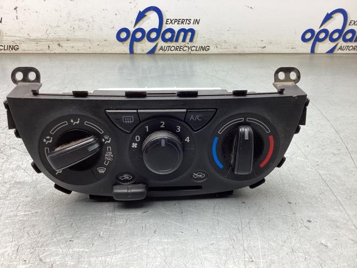 Begagnade Värmekontrollpanel Suzuki Celerio (LF) 1.0 12V Dualjet Pris € 45,00 Marginaltabell erbjuds av Gebr Opdam B.V.