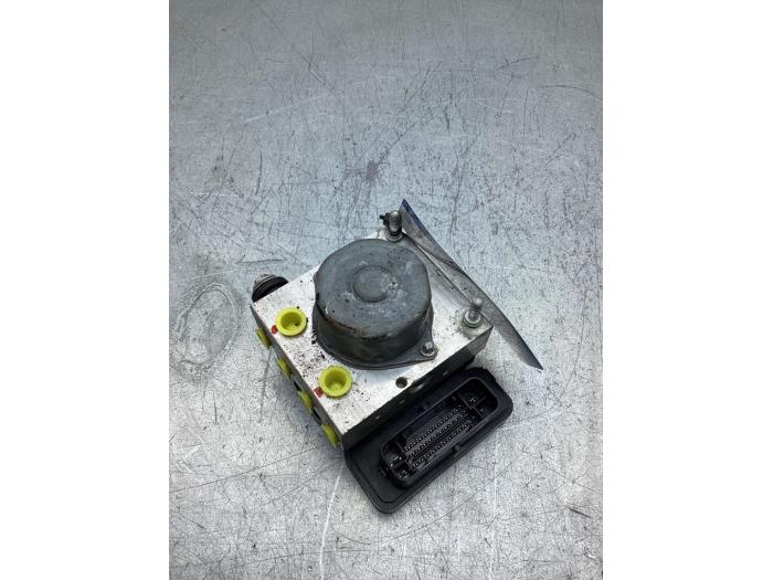 Begagnade ABS-pump Suzuki Celerio (LF) 1.0 12V Dualjet Pris € 150,00 Marginaltabell erbjuds av Gebr Opdam B.V.