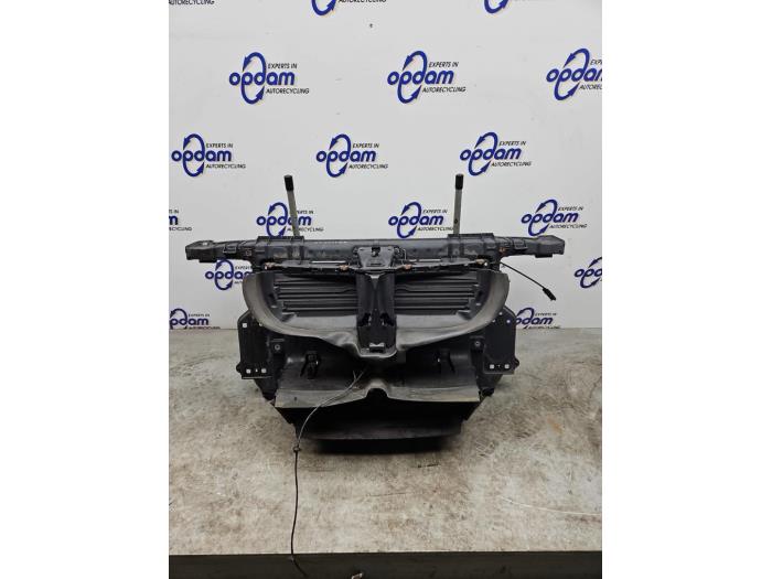 Używane Panel przedni BMW 1 serie (E81) 116i 1.6 16V Cena € 100,00 Procedura marży oferowane przez Gebr Opdam B.V.