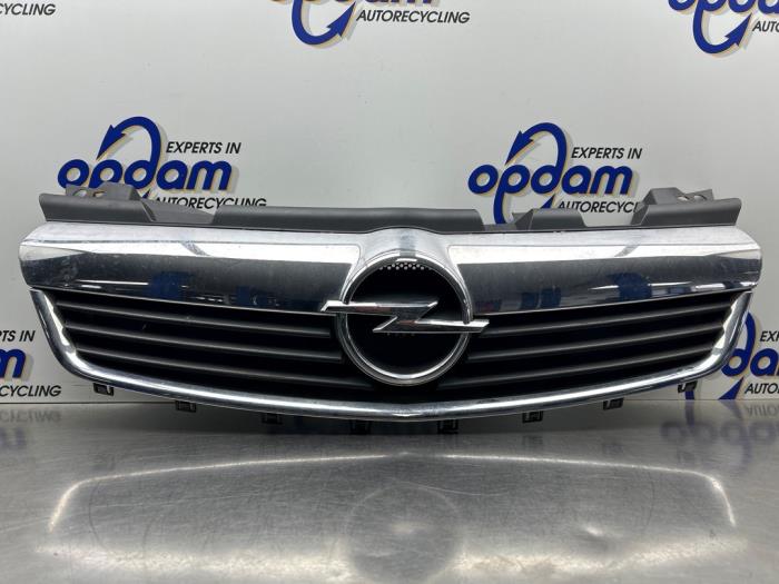 Begagnade Grill Opel Zafira (M75) 1.8 16V Ecotec Pris € 70,00 Marginaltabell erbjuds av Gebr Opdam B.V.