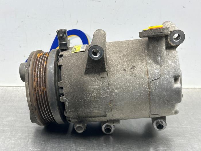Usagé Compresseur de clim Ford Focus 2 C+C 2.0 16V Prix € 75,00 Règlement à la marge proposé par Gebr Opdam B.V.