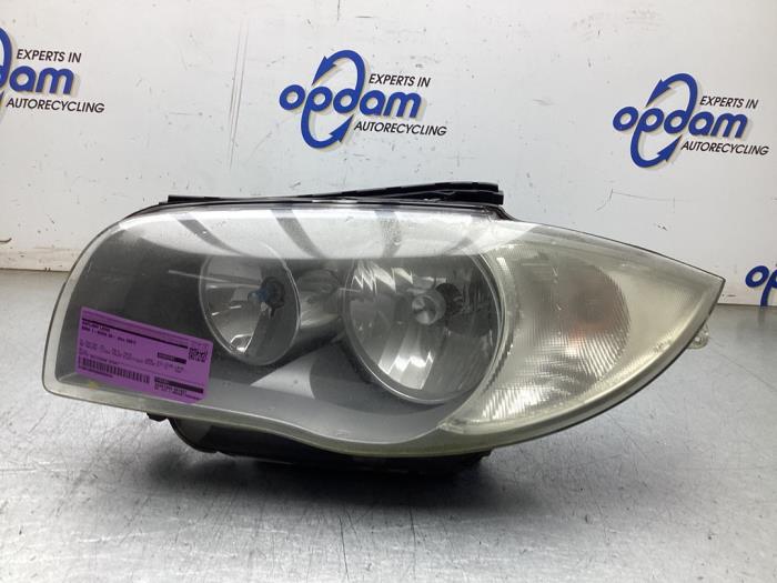 Używane Reflektor lewy BMW 1 serie (E81) 116i 1.6 16V Cena € 60,00 Procedura marży oferowane przez Gebr Opdam B.V.