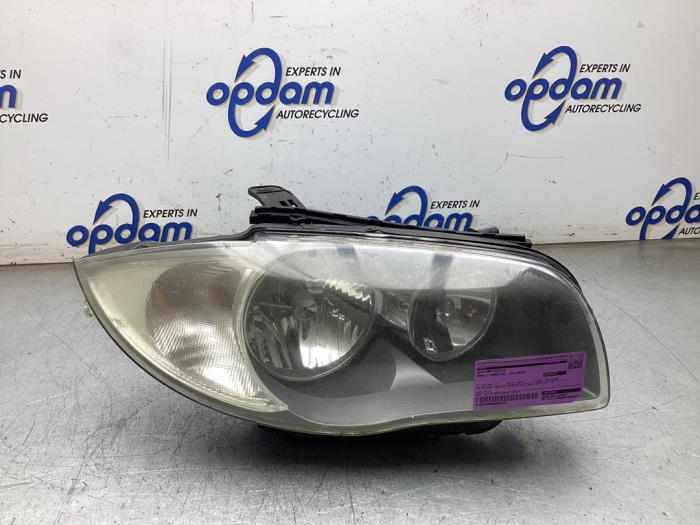 Używane Reflektor prawy BMW 1 serie (E81) 116i 1.6 16V Cena € 60,00 Procedura marży oferowane przez Gebr Opdam B.V.