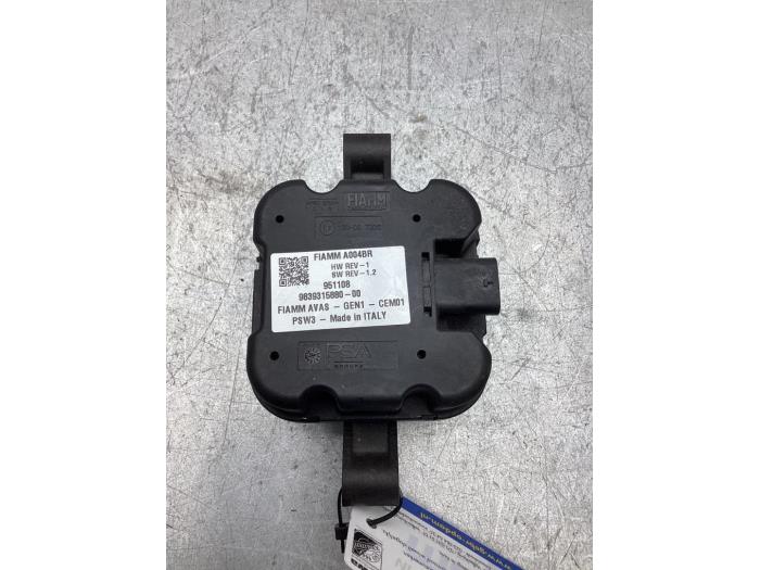 Używane Glosnik VESS Peugeot 2008 (UD/UK/UR/US/UX) e-2008 50 kWh Cena € 30,00 Procedura marży oferowane przez Gebr Opdam B.V.