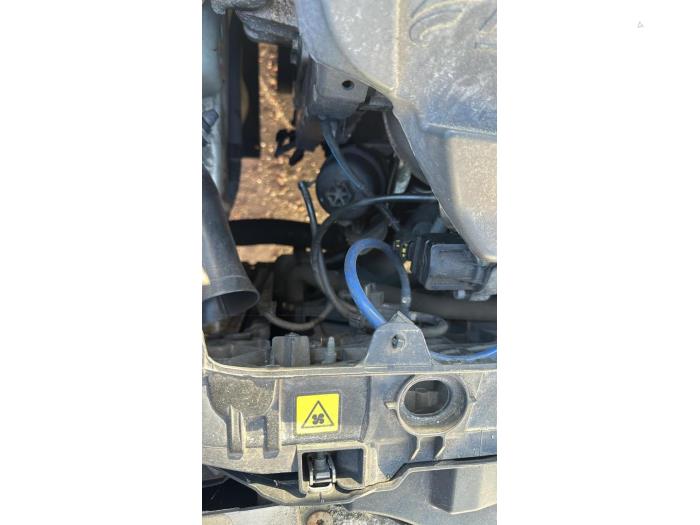 Begagnade Luftfilterhus Alfa Romeo MiTo (955) 1.4 Turbo Multi Air 16V Pris på förfrågan erbjuds av Gebr Opdam B.V.