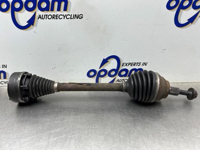 Gebrauchte Antriebswelle links vorne Volkswagen Golf VII (AUA) 1.6 TDI 16V Preis € 125,00 Margenregelung angeboten von Gebr Opdam B.V.