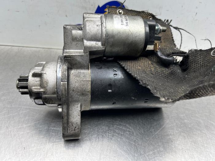 Starter from a Volkswagen Touareg (7LA/7L6) 2.5 TDI R5 2006