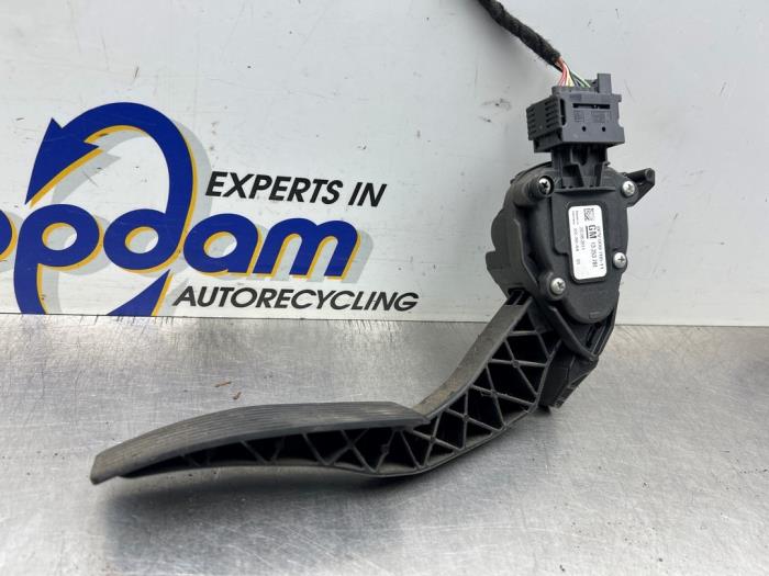 Używane Pedal gazu Opel Zafira Tourer (P12) 1.4 Turbo 16V Ecotec Cena € 70,00 Procedura marży oferowane przez Gebr Opdam B.V.