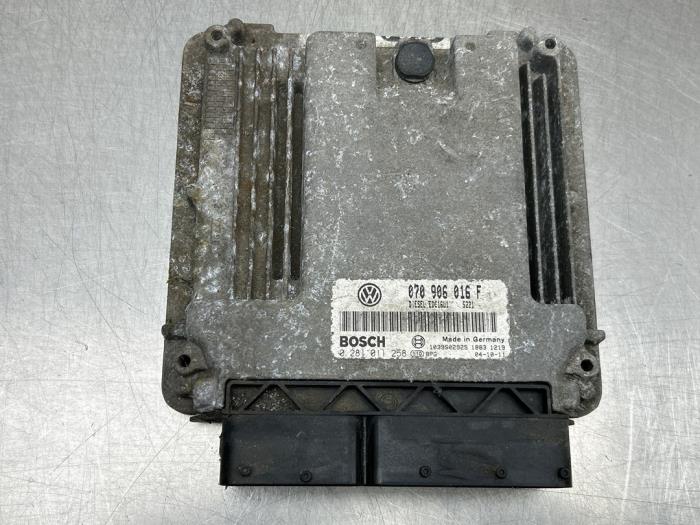 Used Engine management computer Volkswagen Touareg (7LA/7L6) 2.5 TDI R5 Price € 225,00 Margin scheme offered by Gebr Opdam B.V.