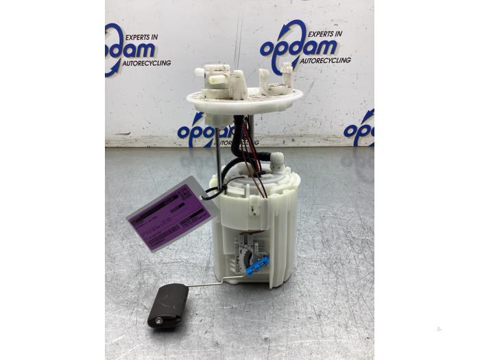 Used Petrol pump Kia Picanto (JA) 1.0 DPi 12V Price € 50,00 Margin scheme offered by Gebr Opdam B.V.