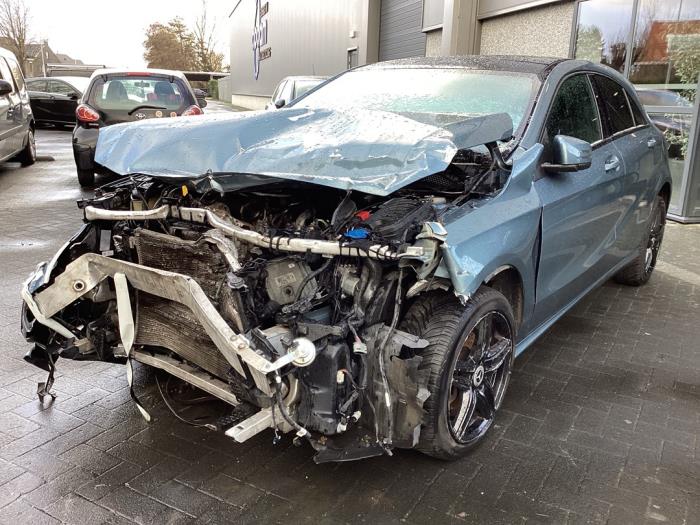 Gebrauchte Getriebe Mercedes A (W176) 1.6 A-180 16V Preis € 1.200,00 Margenregelung angeboten von Gebr Opdam B.V.