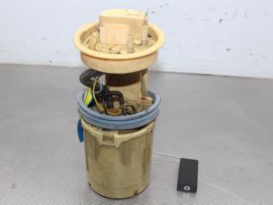 Usados Bomba eléctrica de combustible Volkswagen Touran (1T1/T2) 1.9 TDI 105 Precio de solicitud ofrecido por Gebr Opdam B.V.