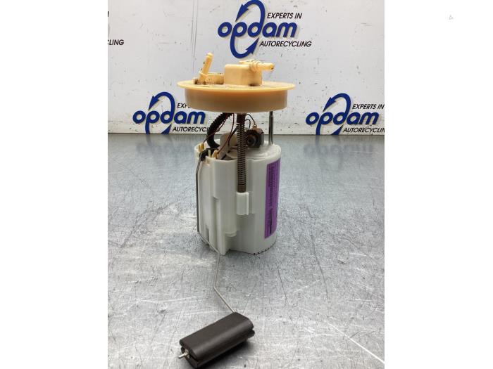 Usagé Pompe essence Ford Focus 4 Wagon 1.0 Ti-VCT EcoBoost 12V 125 Prix € 75,00 Règlement à la marge proposé par Gebr Opdam B.V.