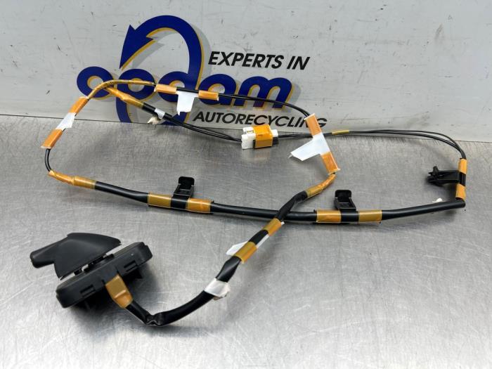 Używane Antena Citroen C1 1.0 Vti 68 12V Cena € 25,00 Procedura marży oferowane przez Gebr Opdam B.V.